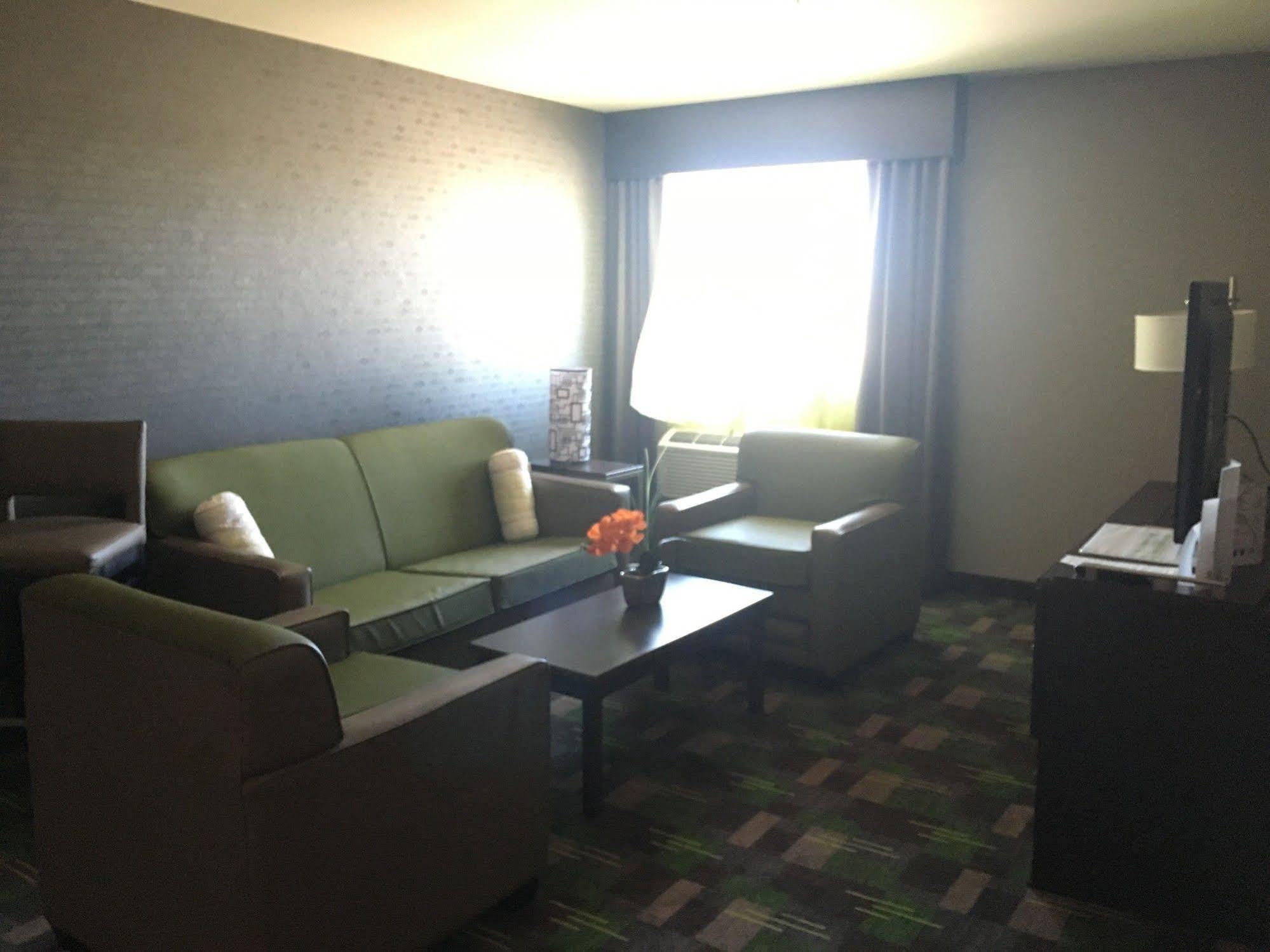 Holiday Inn Express Winnipeg Airport - Polo Park By Ihg Exteriér fotografie
